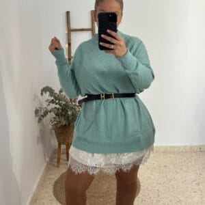 Falda de encaje y elastico